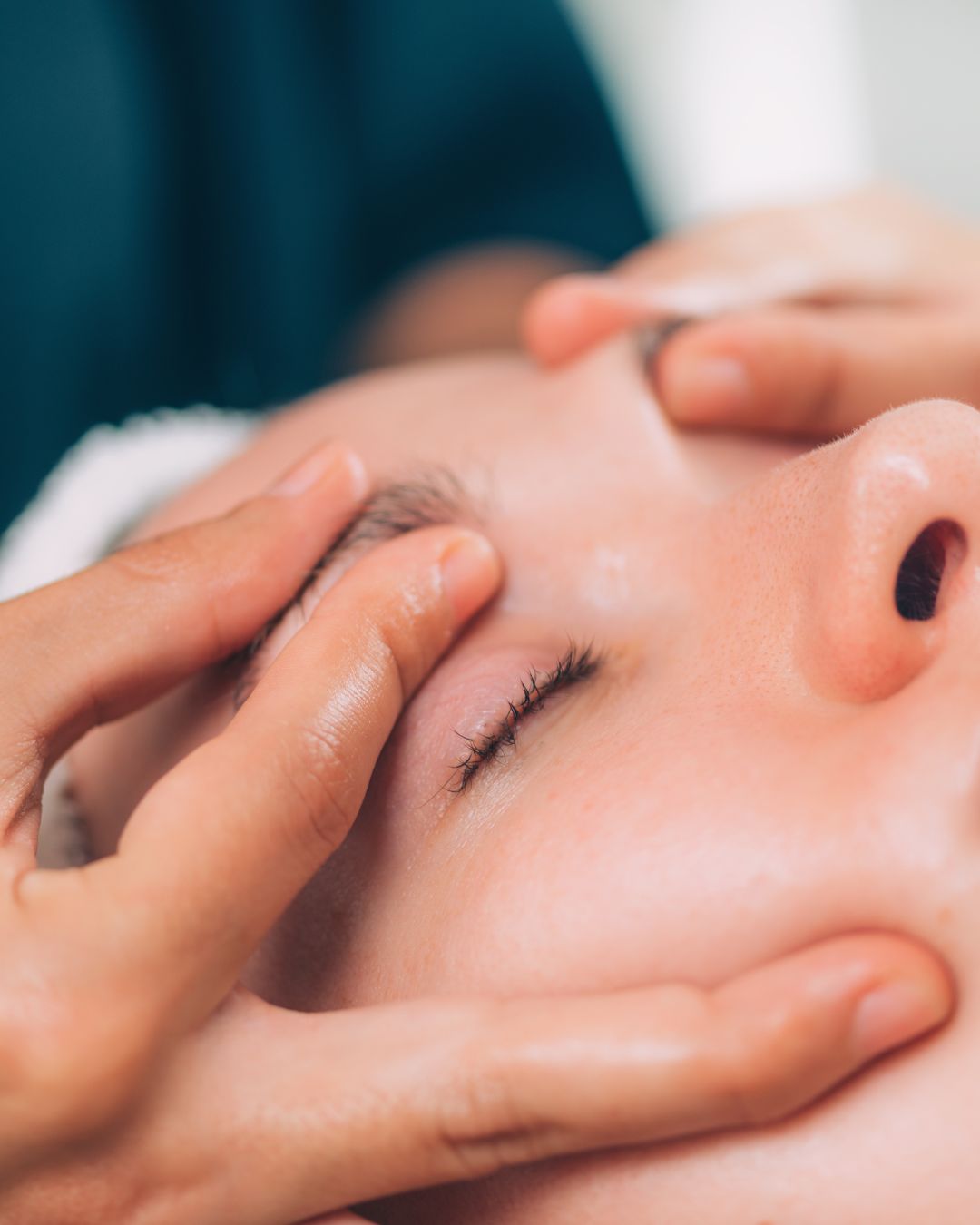 Self-care delavnica: Samomasaža obraza 9. 5. 2026